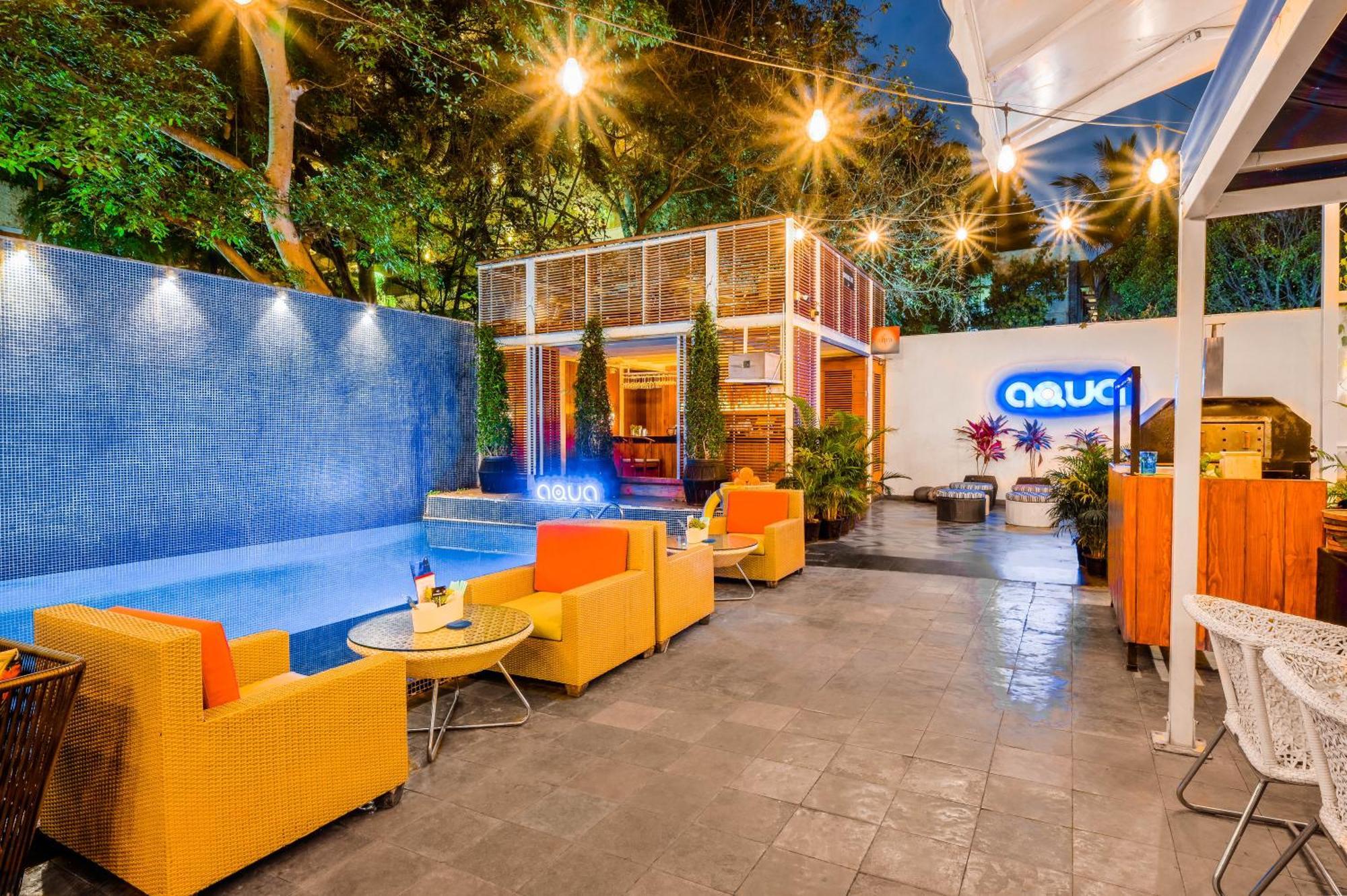 The Park Bangalore Exterior foto The lounge at the airport